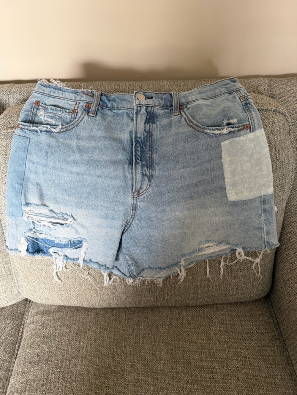 American Eagle Outfitters Light Blue Distressed Denim Jean Shorts